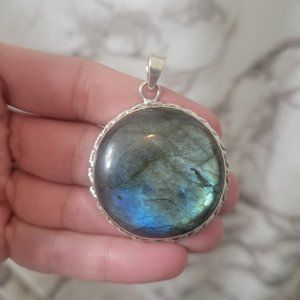 Gorgeous Labradorite Pendant